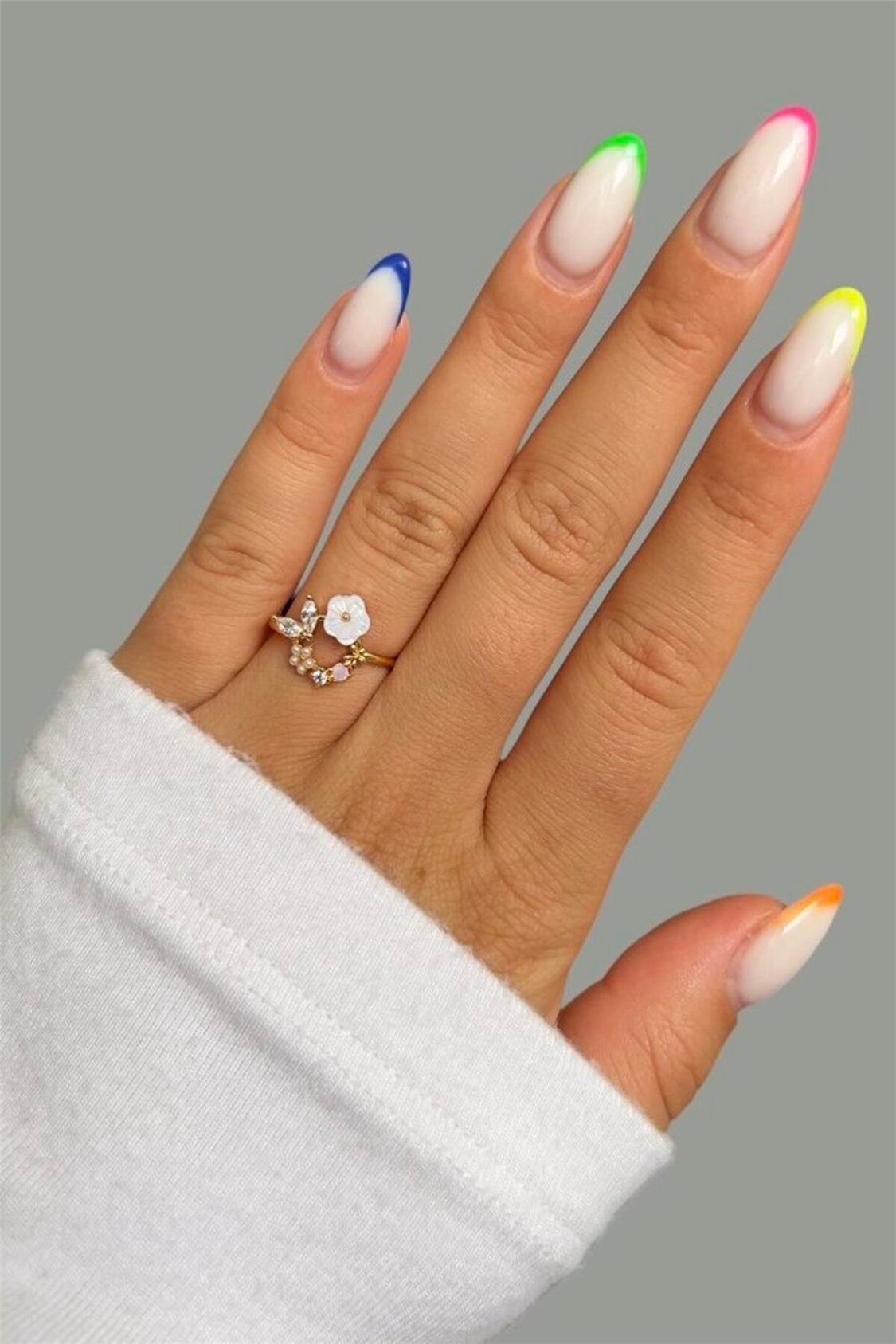 Soft Opal Çiçek Yüzük