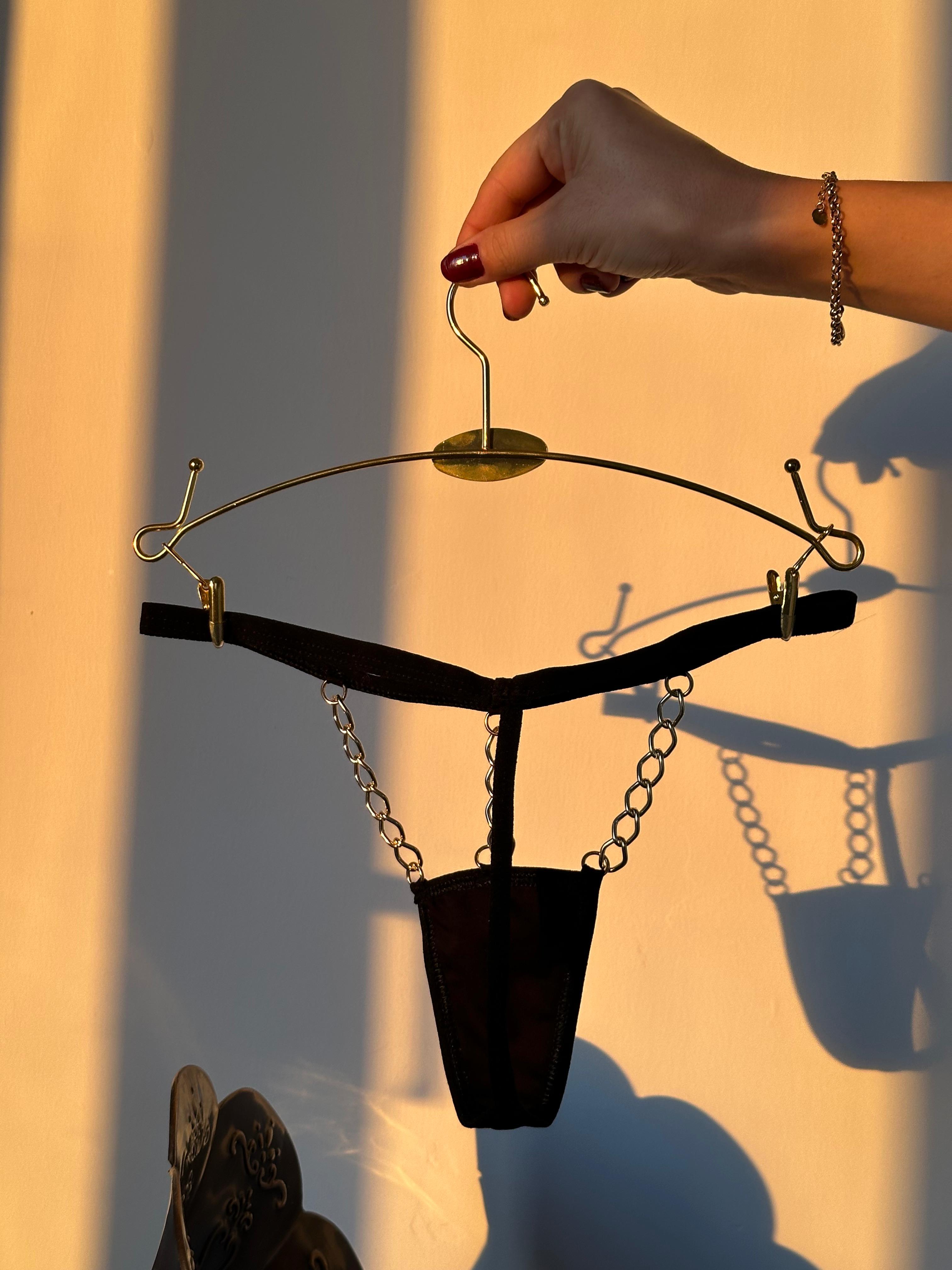Lecce Zincir Detaylı Siyah String