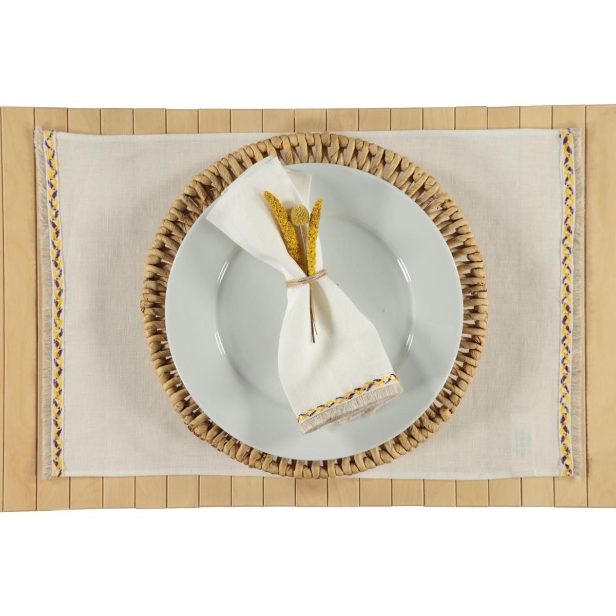 BY139 Table Mat White