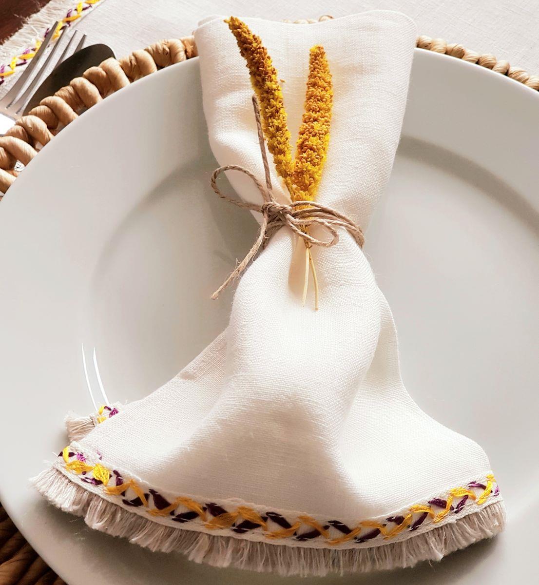 BY139 Table Mat White