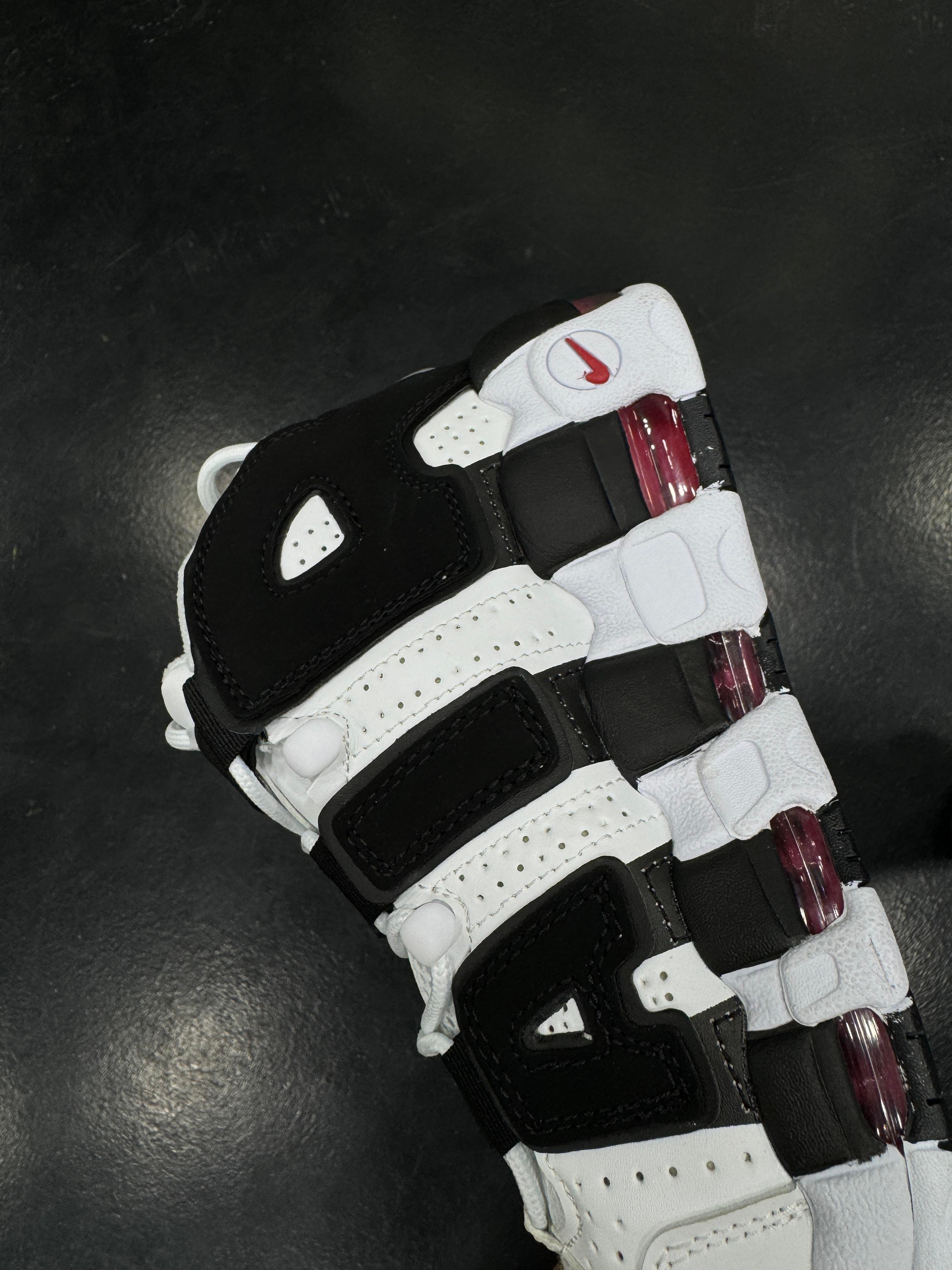 Nike Air More Uptempo ホワイト/ブラック Nike Air More Uptempo ホワイト/ブラック ☆ナイキ☆大人もOK Air