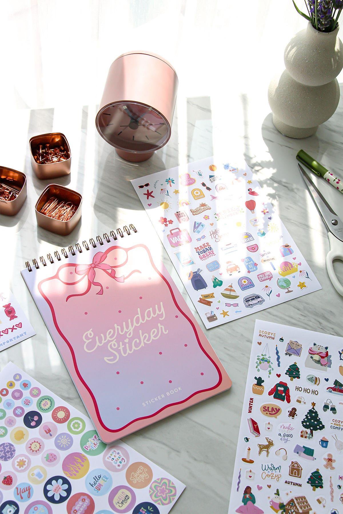 IU Monday Afternoon スペシャルPHOTOブックレット A5 Sticker Book 1183 Adet 18 Yaprak Renkli Etiket Defteri - Paperora