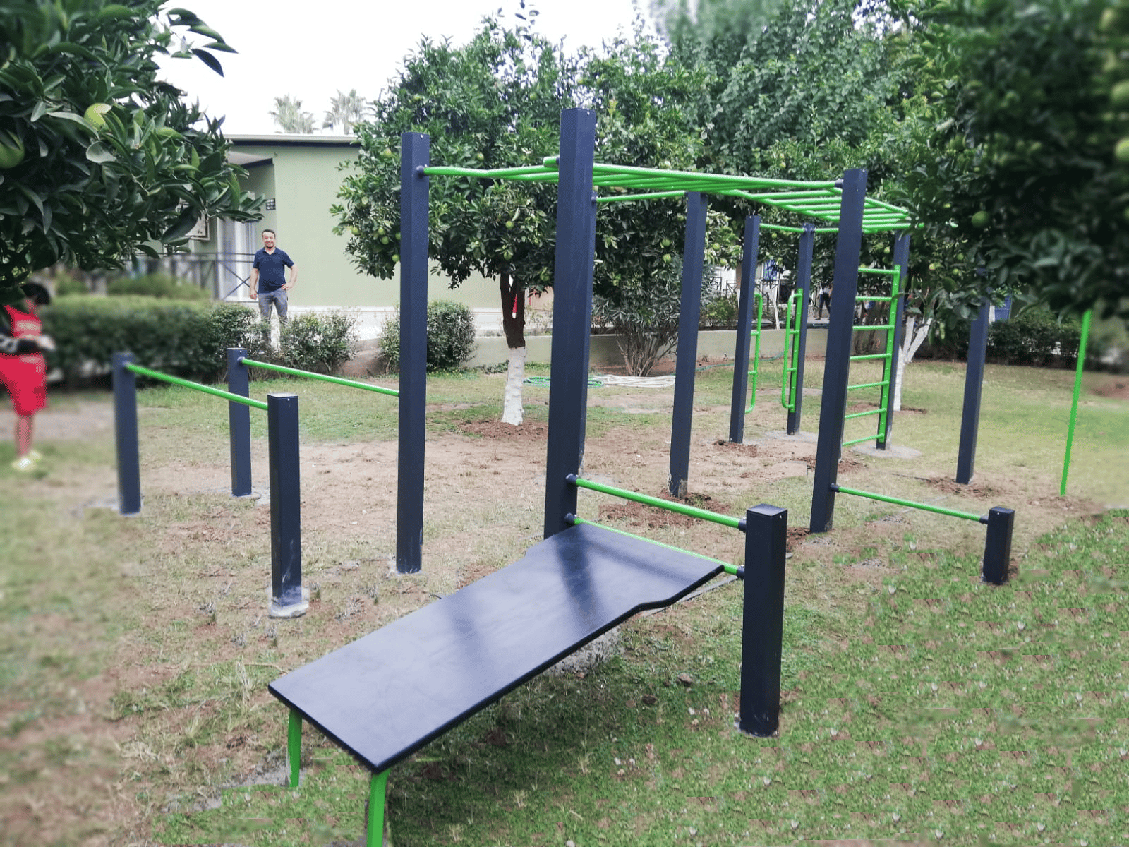 Workout Fitness Station FST-103 – 14-User Outdoor Training System