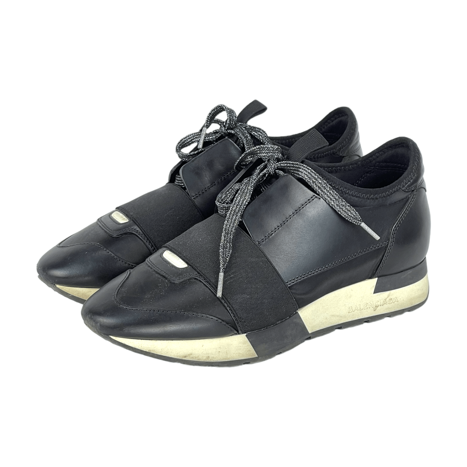 Balenciaga özellikleri sale