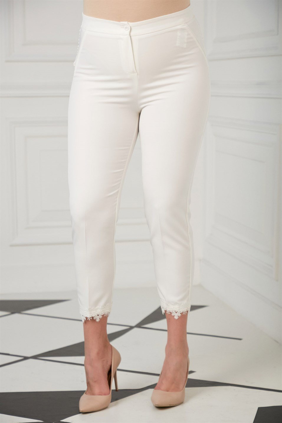 RMG Paça Dantel Detaylı Büyük Beden Beyaz Pantolon