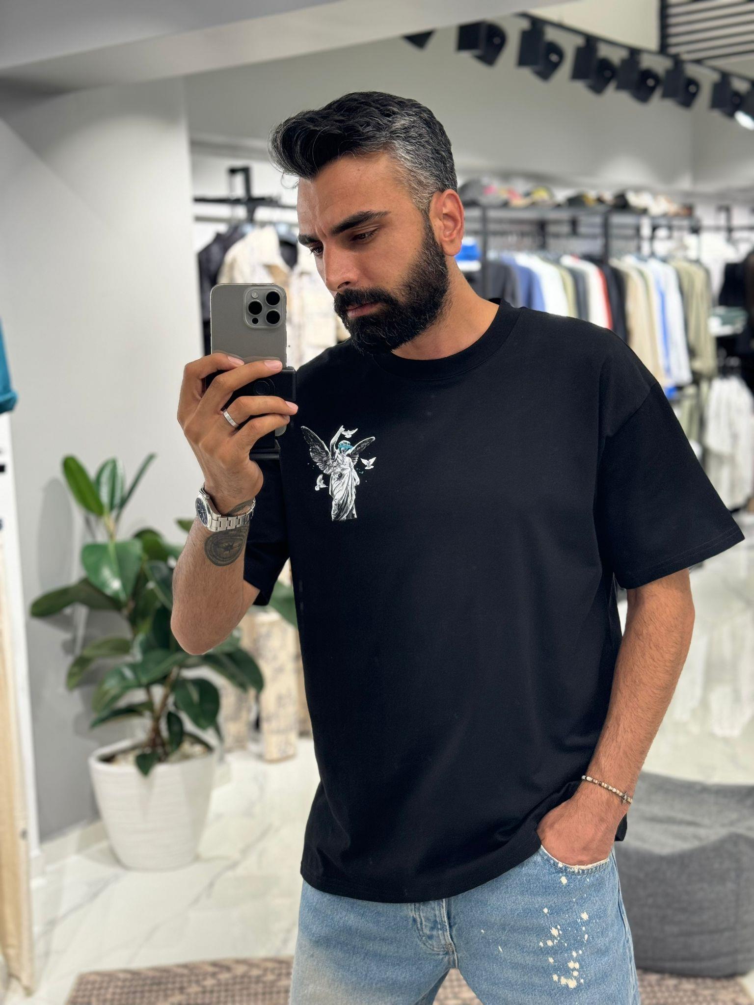 Melek Heykel Baskılı Oversize Tişört Siyah
