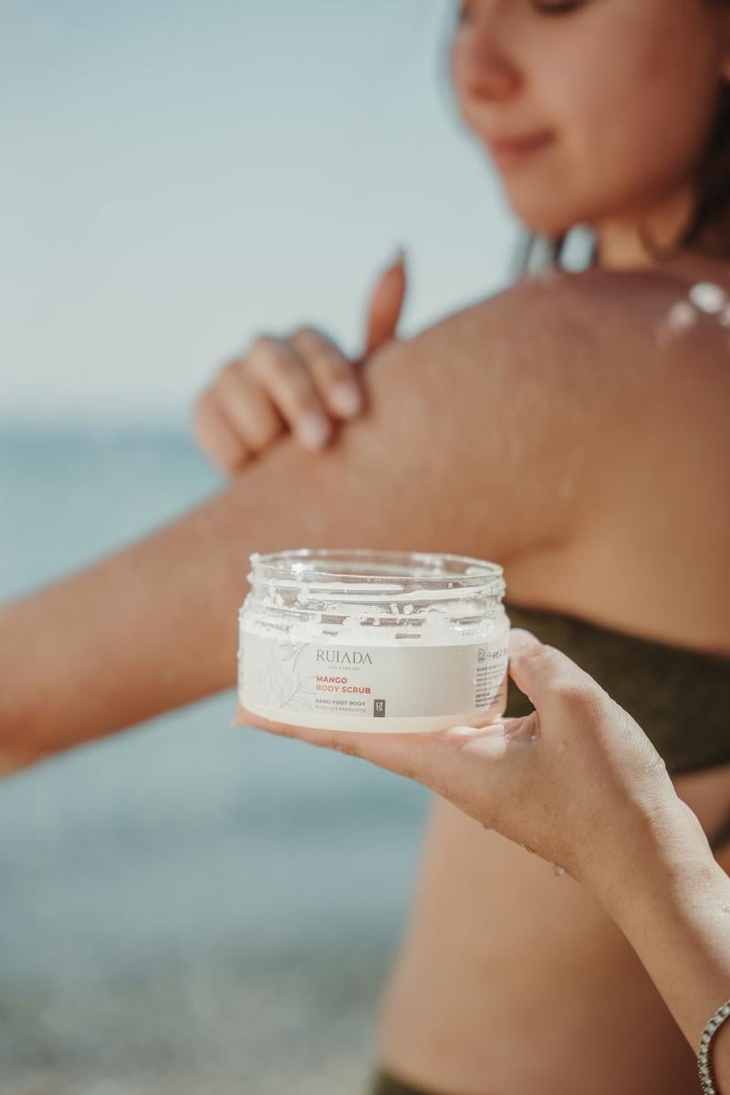 Mango Body Scrub Besleyici Arındırıcı Nemlendirici Vücut Peelingi 250 ml. (Hand-Foot-Body)