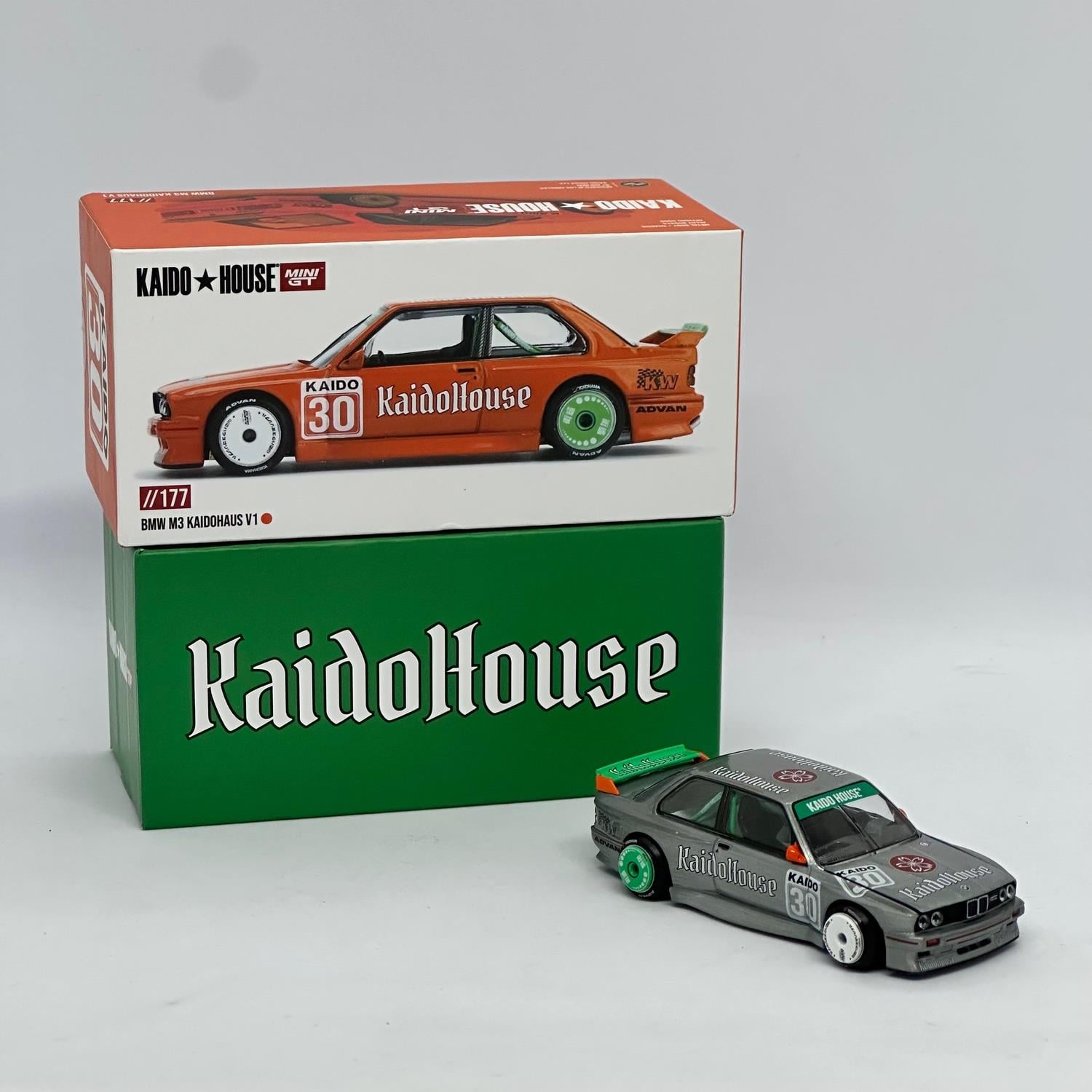 CHASE - Mini GT 1/64 KaidoHouse BMW M3 Kaidohaus V1 KHMG177