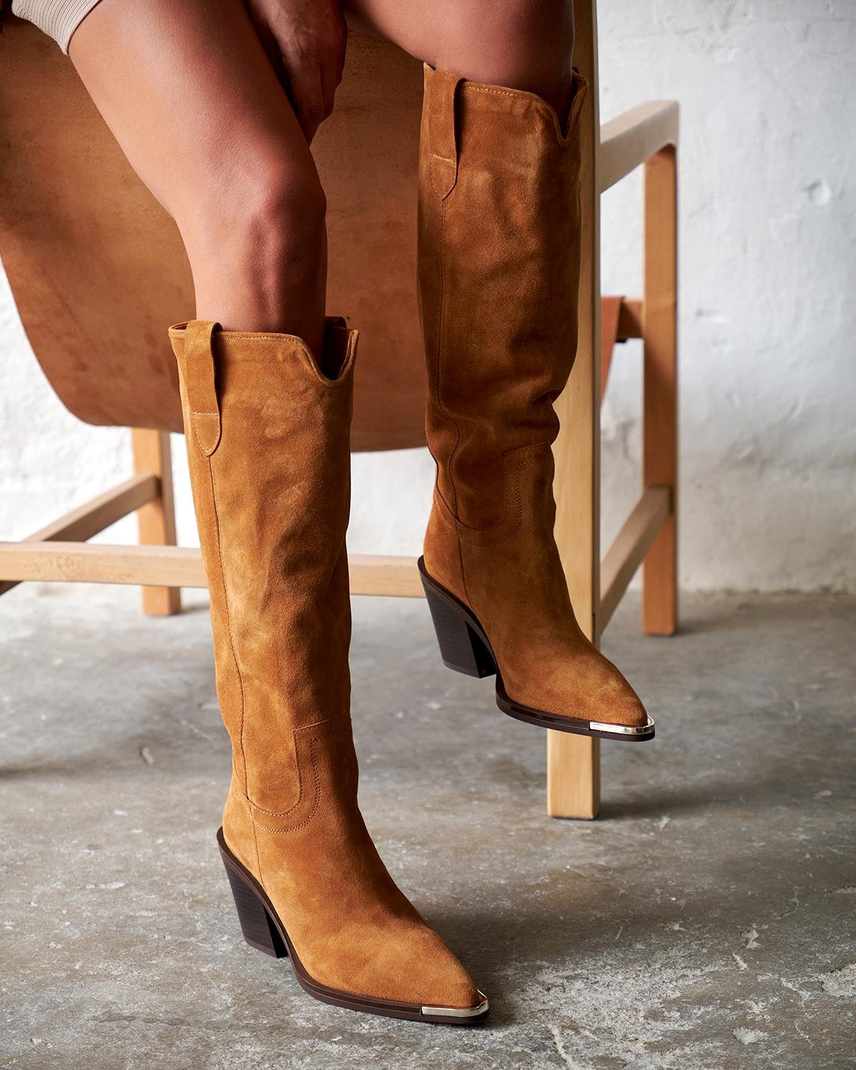 Onam homilador qizi bilan jinsiy aloqada