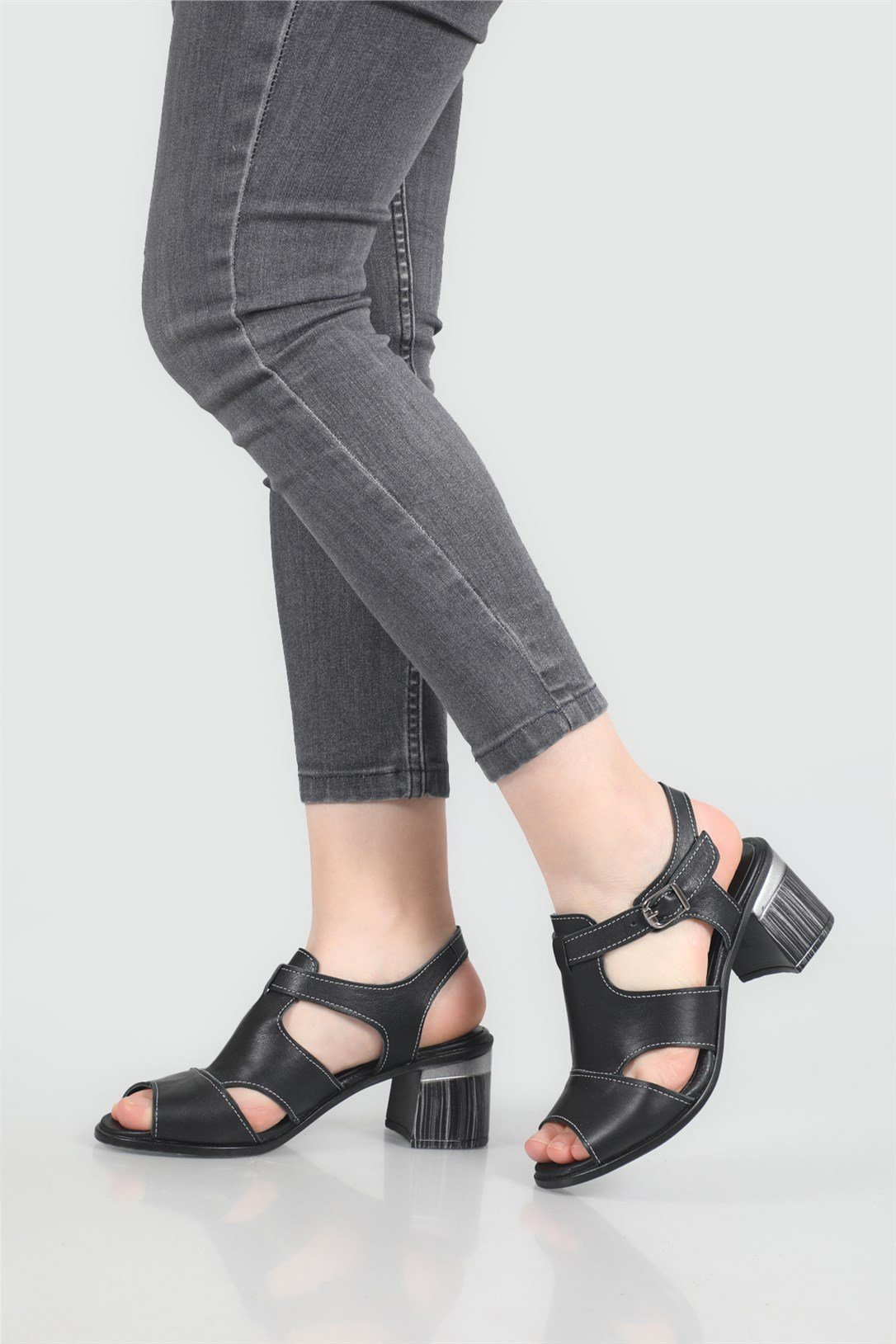 Cıtyzen Deri Ahşap Topuklu Arkası Açık Siyah Kadın Sandalet B-V5452 |  Ayakkabı City