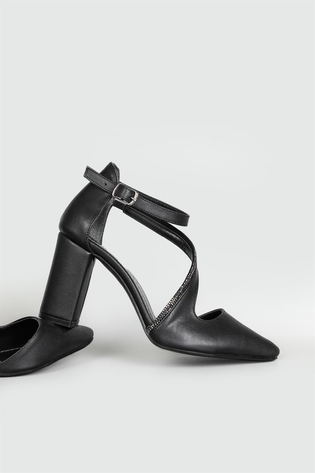 FELES Önden Taş Bantlı Kadeh Topuklu Siyah Kadın Ayakkabı 18-108 | Ayakkabı  City