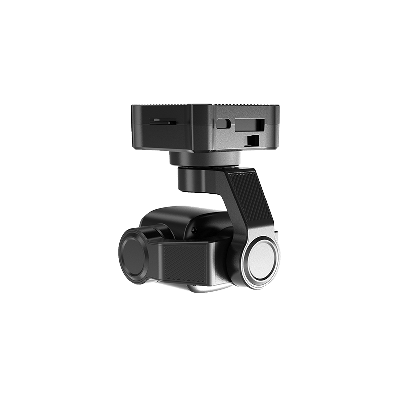 Yigitlar omma oldida sorishadi