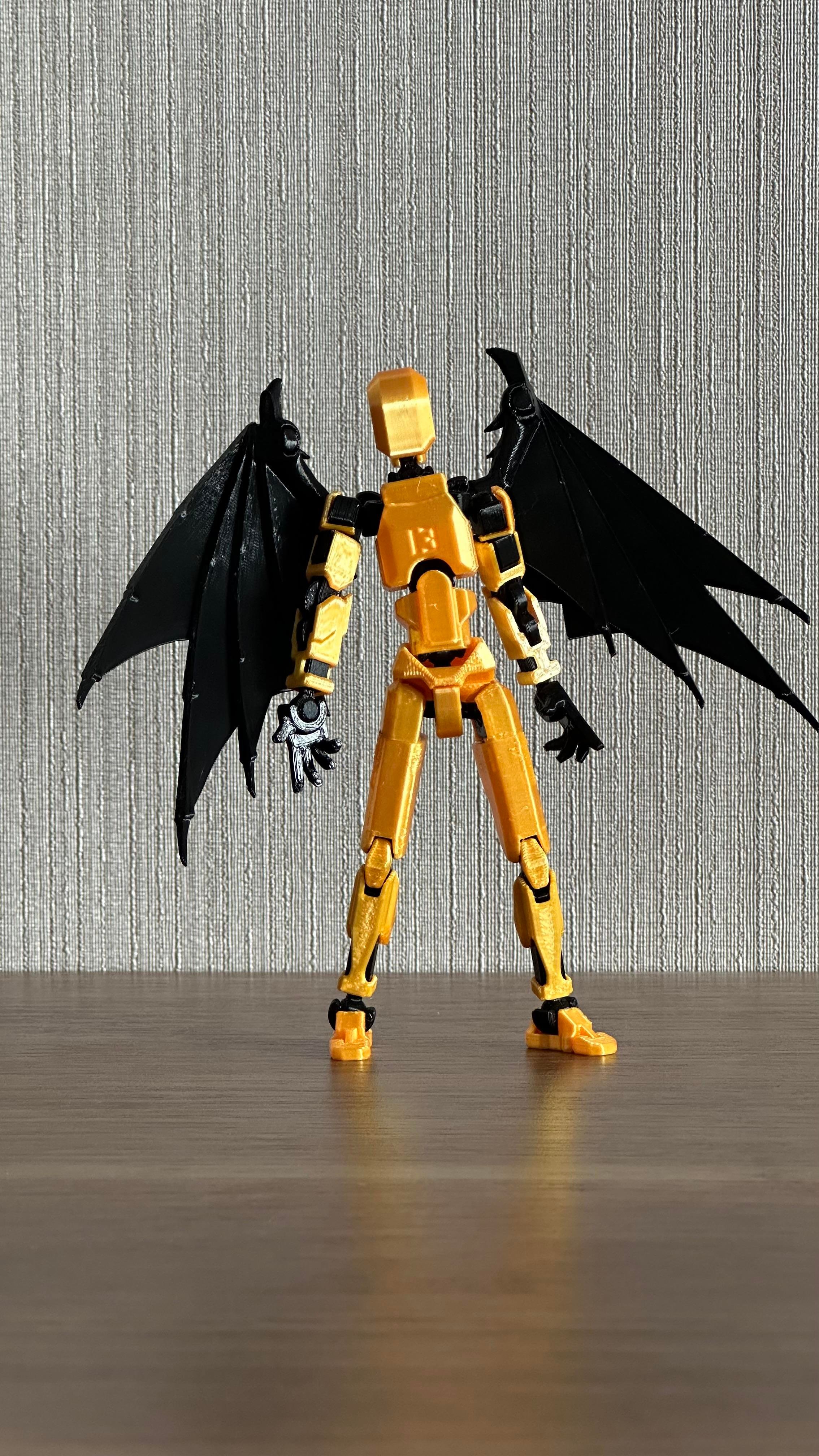 Lucky 13 Aksiyon Figürü Robot Oyuncak 13cm Altın Siyah - Yarasa