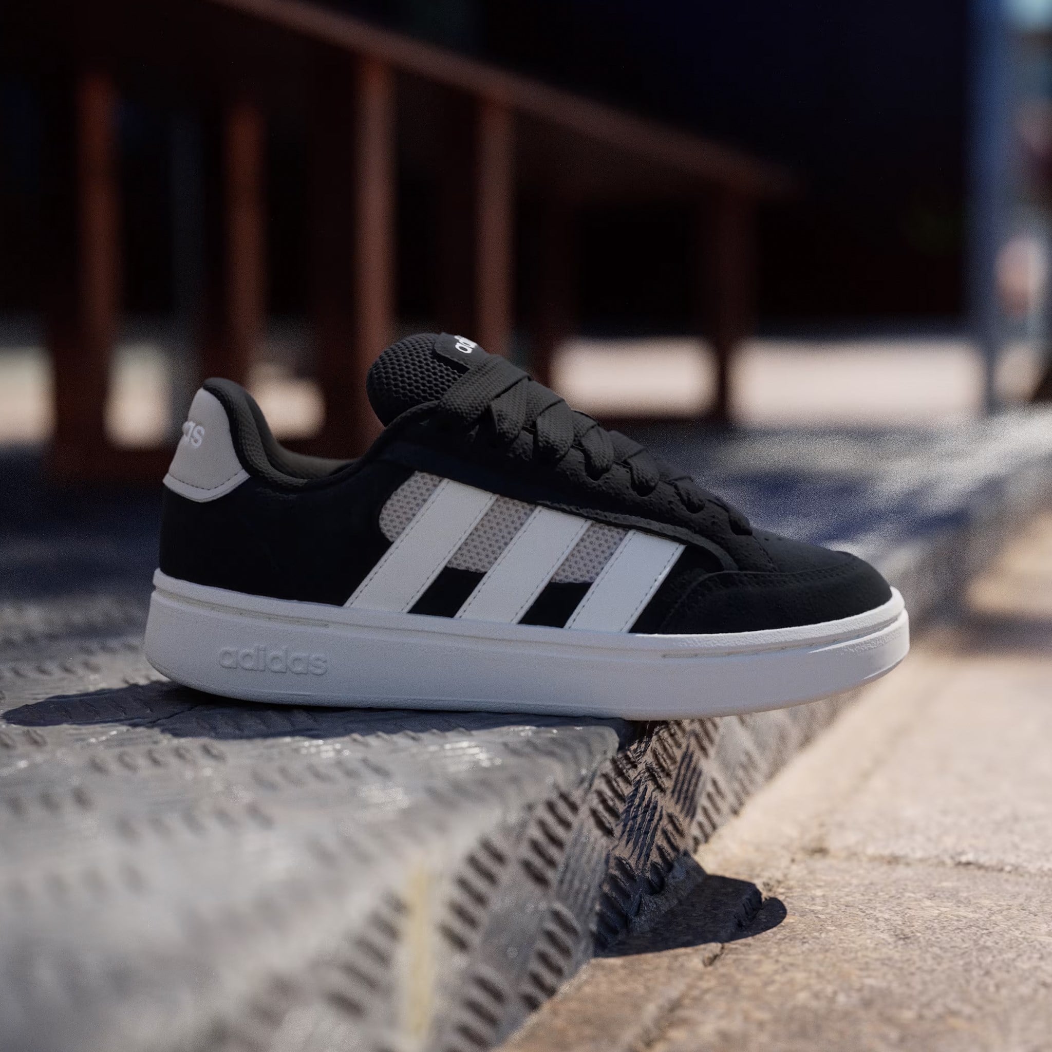 ADIDAS HQ7375 GRAND COURT ALPHA SK8