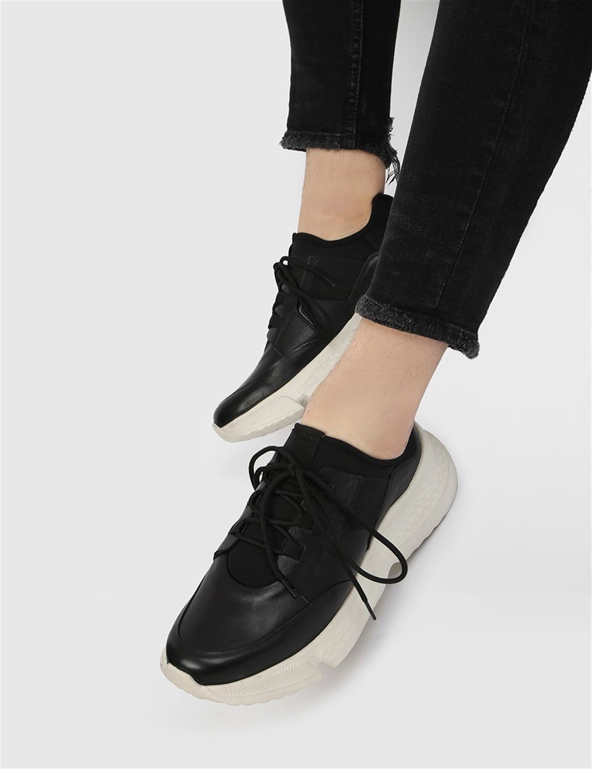 Davina Black Leather Men s Sneaker LV