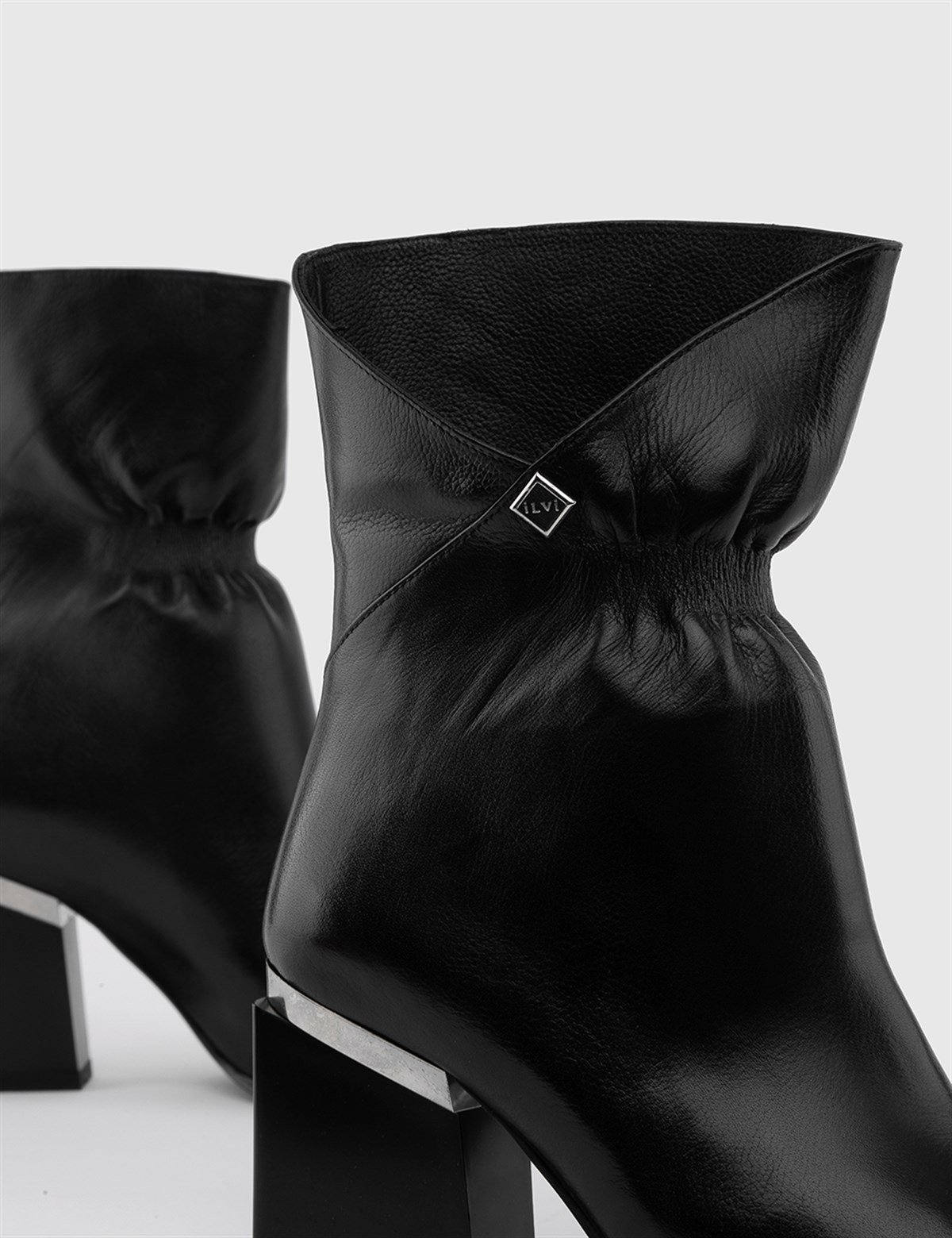 Luda Black Leather Women s Heeled Boot LV