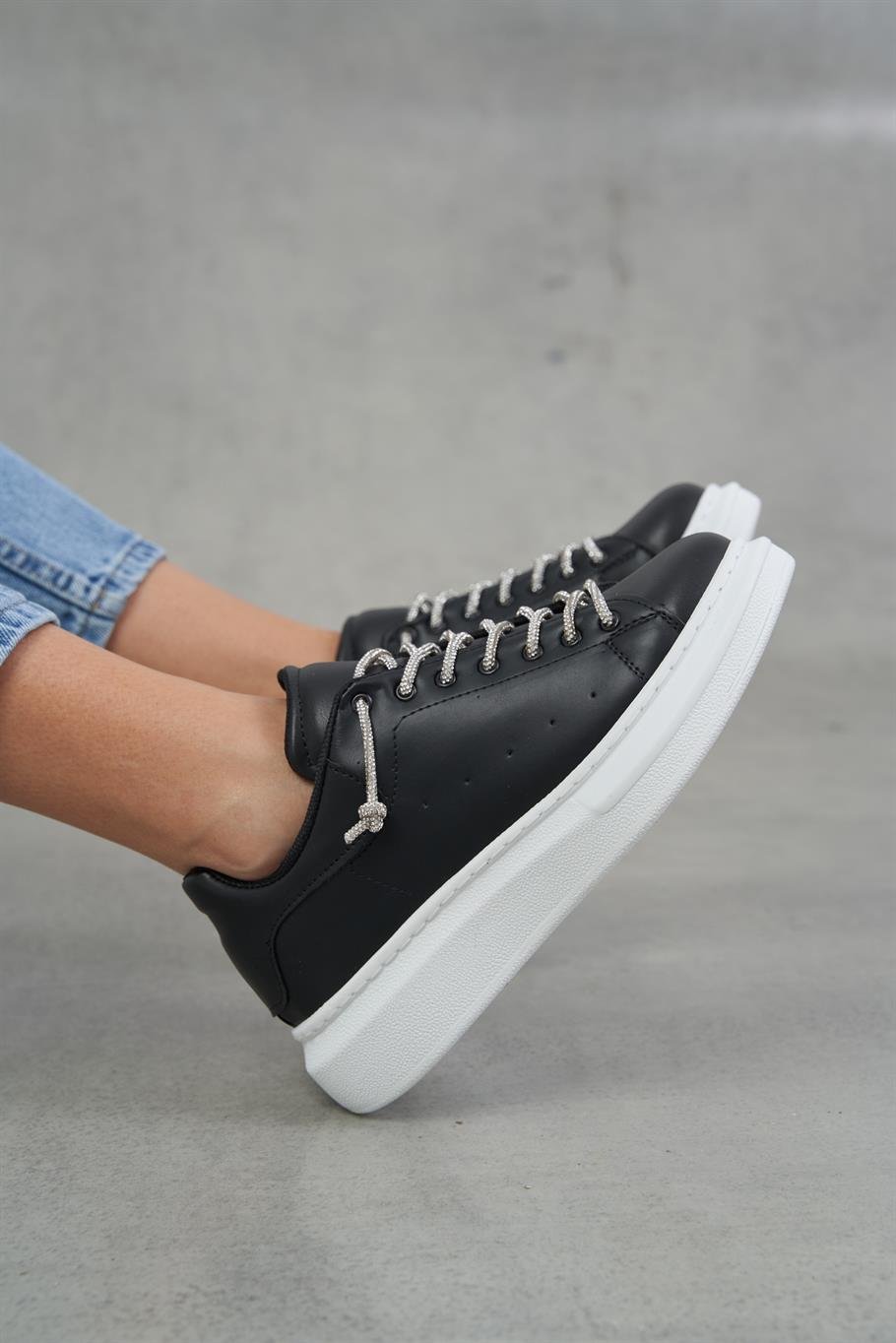 Buy Esteban Black Sneaker Ece nin Buti i