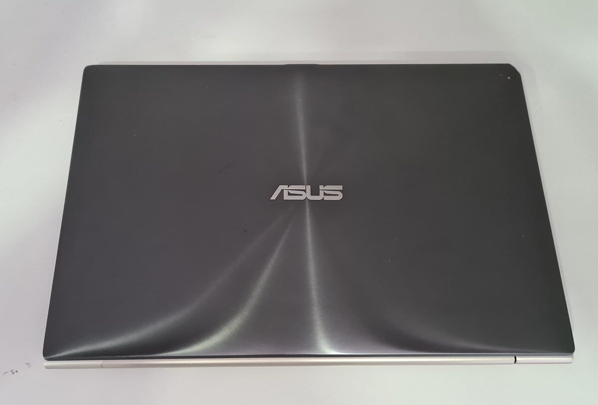 Asus ZenBook UX21A İ7 3517U 4 Ram 256 SSD 11.6 O/B Win7 2.El Notebook