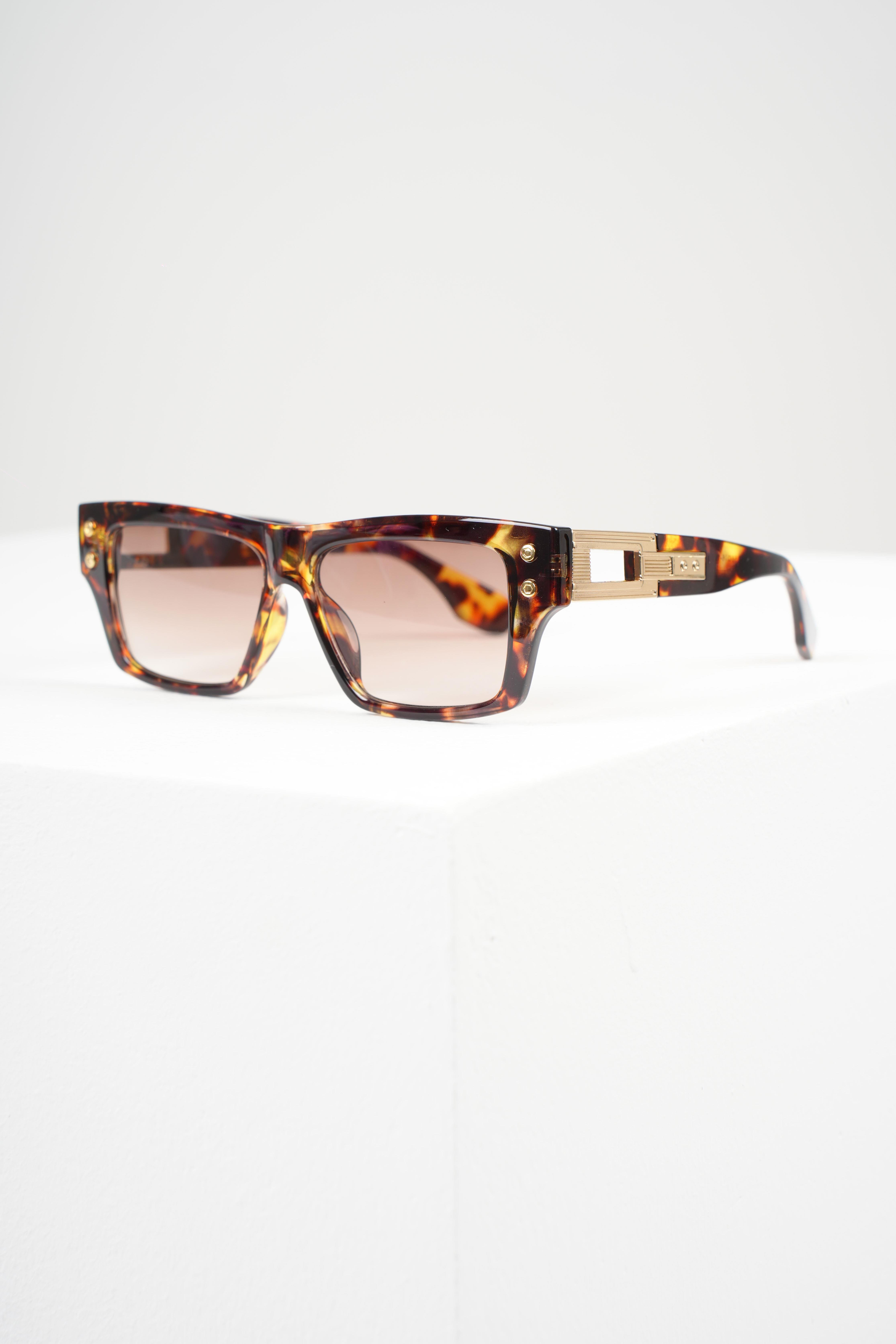 ROYAL EYEWEAR RE2852 LEOPAR GÜNEŞ GÖZLÜĞÜGözlükWATCHOFROYALRE2852ROYAL EYEWEAR RE2852 LEOPAR GÜNEŞ GÖZLÜĞÜ