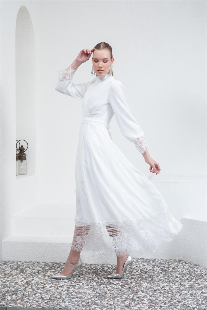Kolları ve Eteği Dantelli Beyaz Tesettür Abiye Elbise Modelleri ve  İndirimli Fiyatları