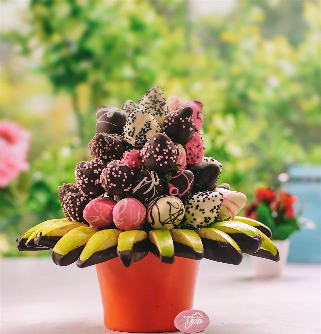 Liva Sevgililer Günü Çikolatalı Çiçek Sepeti - Liva Shop