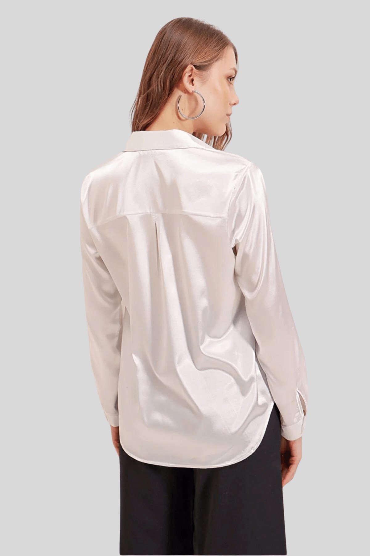 Kadın Beyaz Dökümlü Saten Gömlek - Butik Buruç