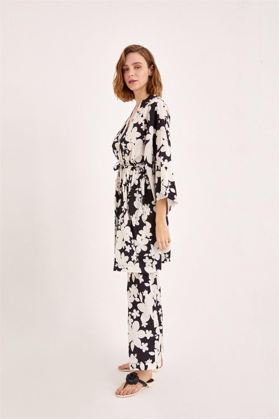 Albeon Short Robe
