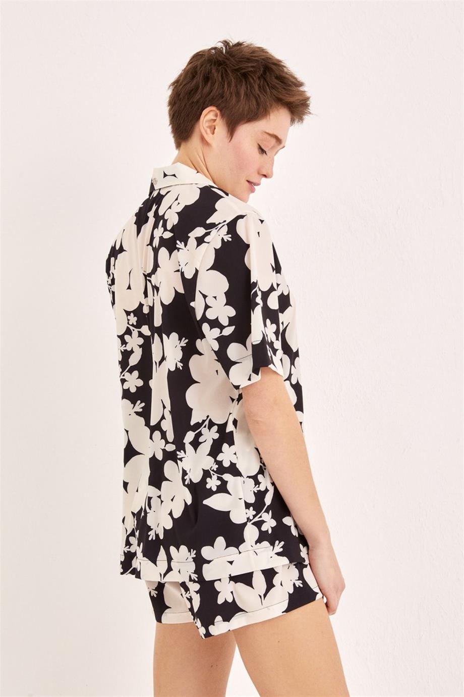 Albeon Shorts