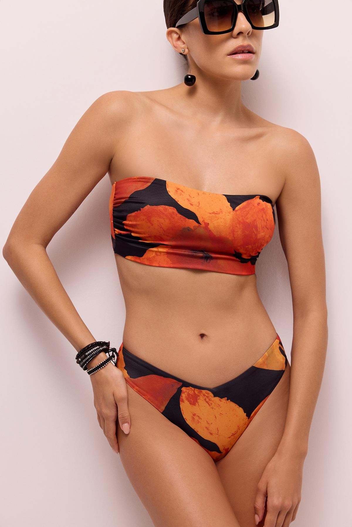Diaspore Strapless Top