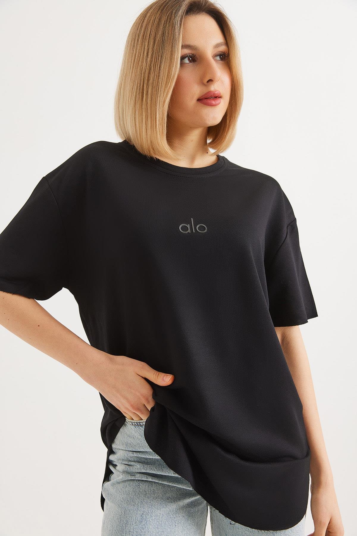 Eteği Oval Kesim Bisiklet Yaka Tshirt Siyah