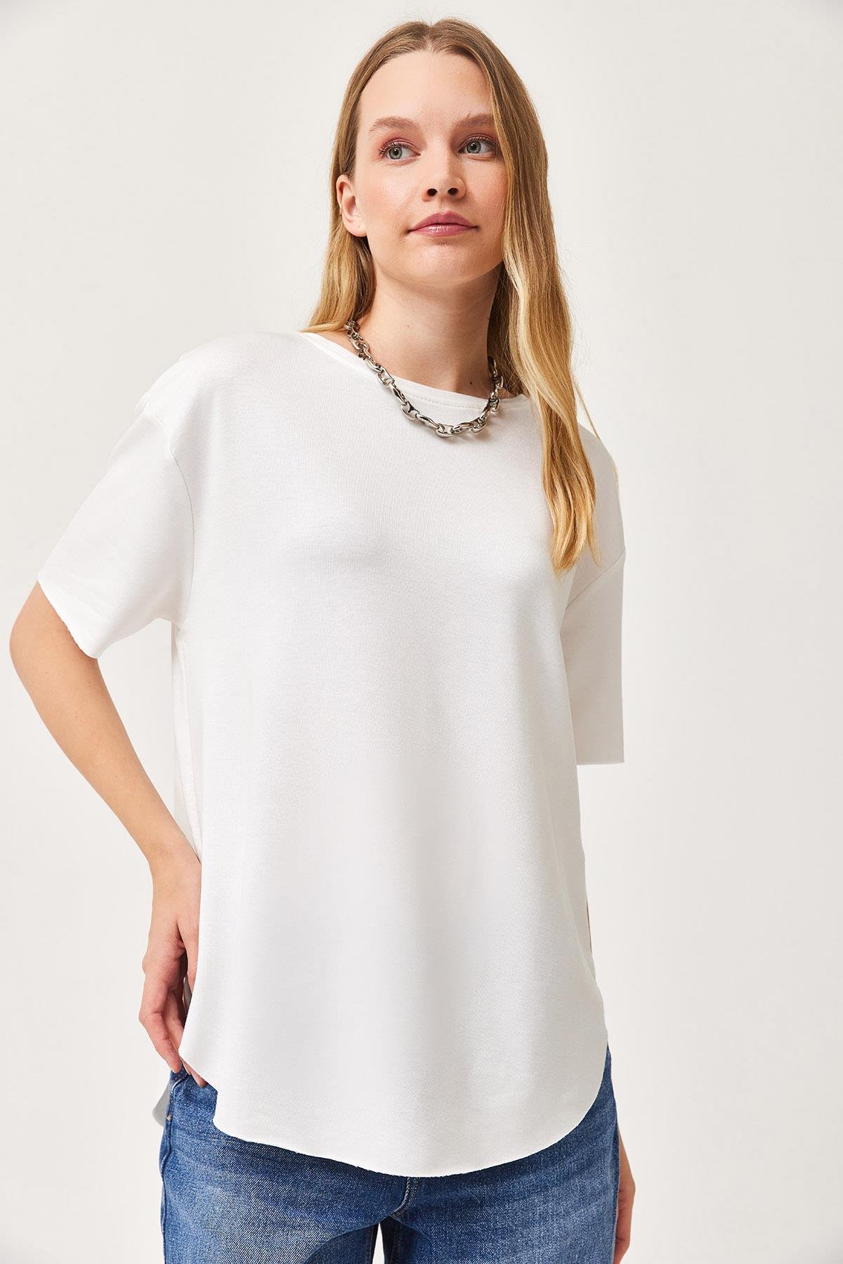 Oysh Yumuşak Dokulu Eteği Oval Modal Tshirt Beyaz