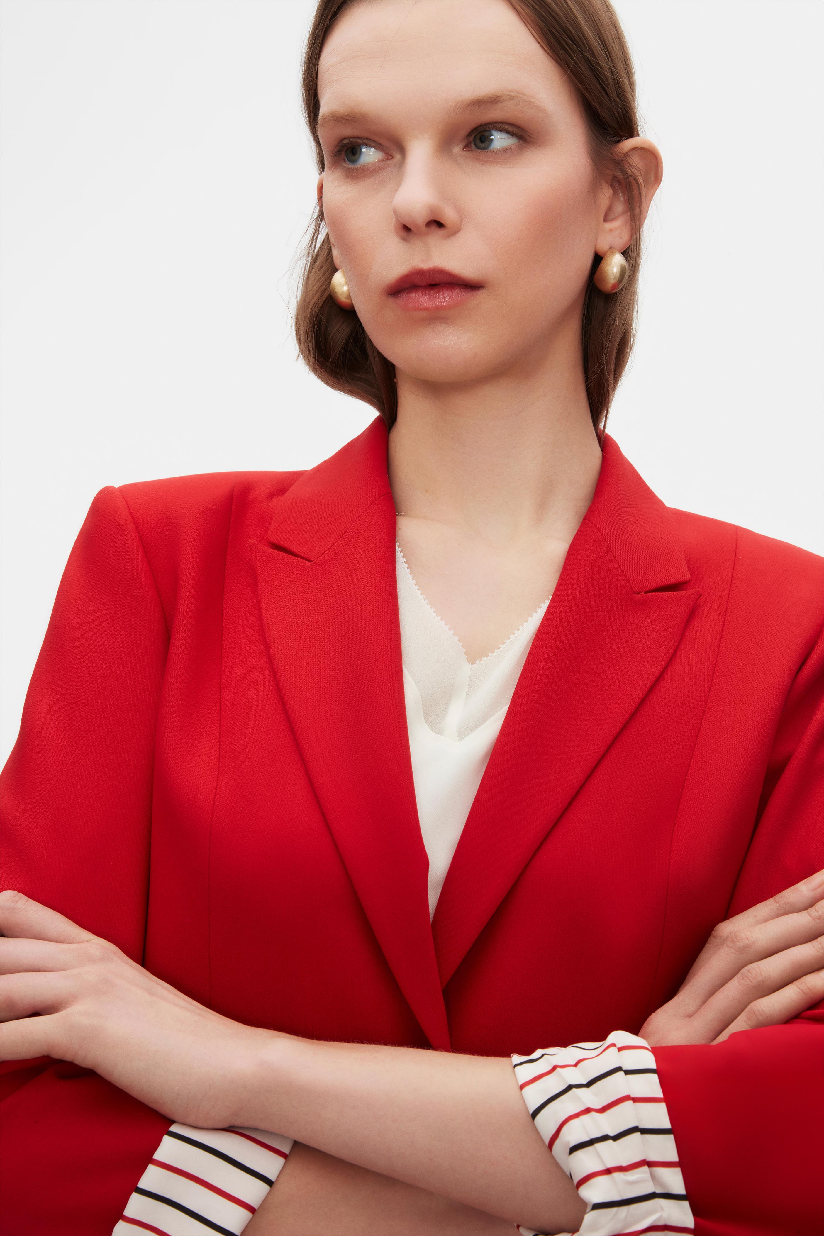 BROŞLU KIRMIZI BLAZER CEKET.