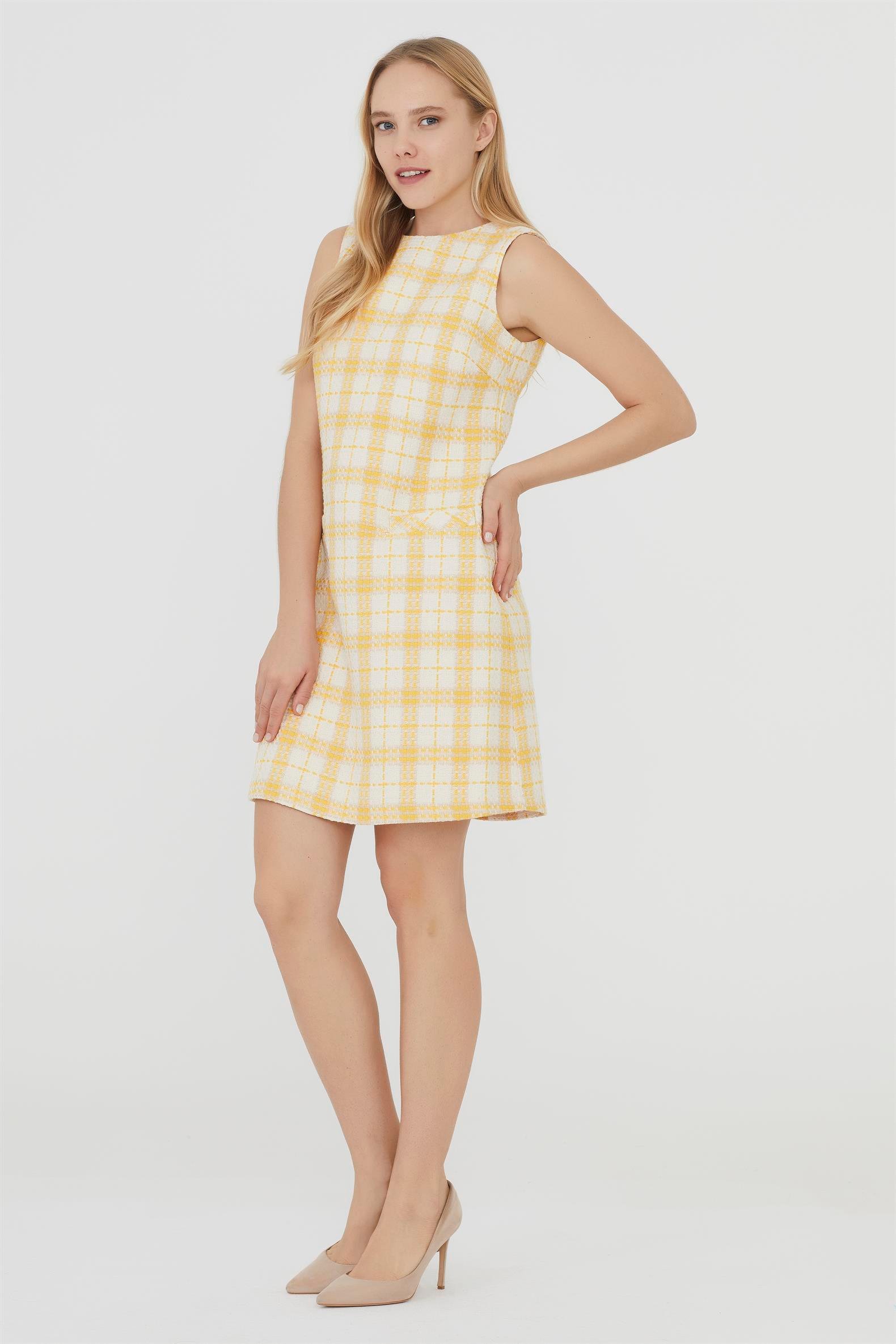 DECOLLAR BACK TUVITE DRESS