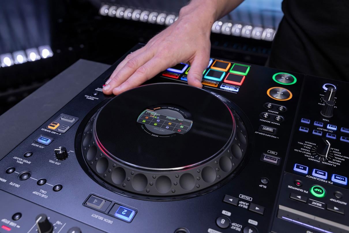 AlphaTheta XDJ-AZ Mikser ve Efekt Bölümü