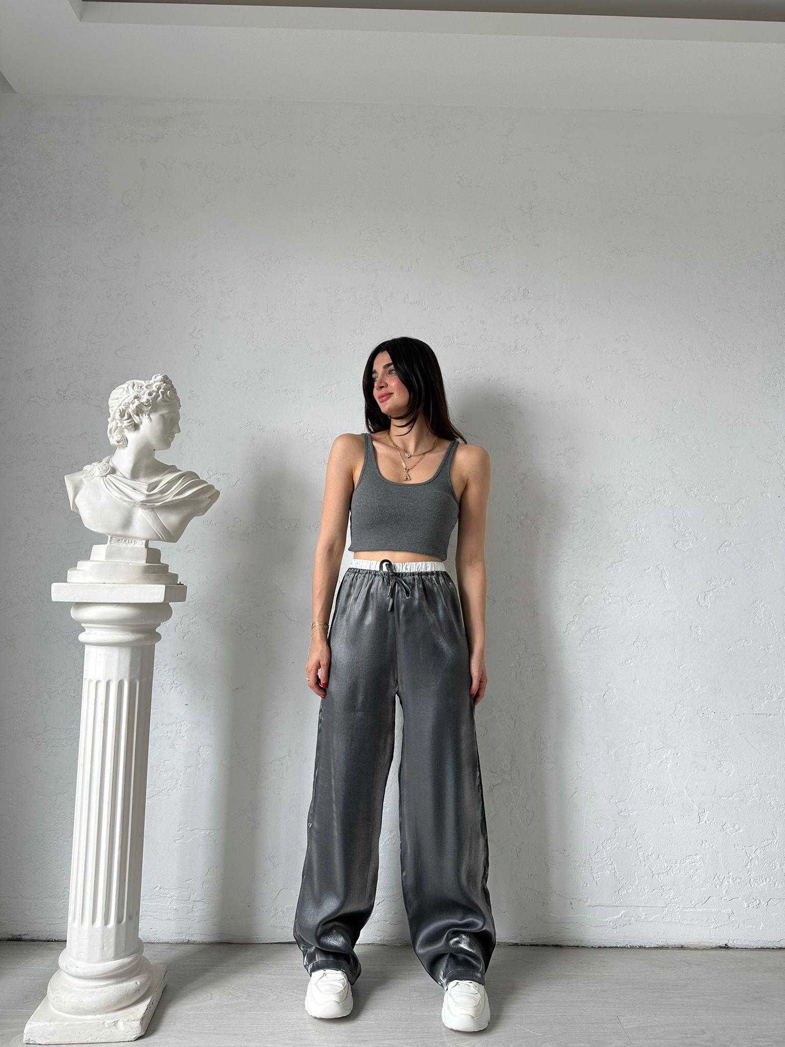 Antrasit Bel Detaylı Parlak Pantolon