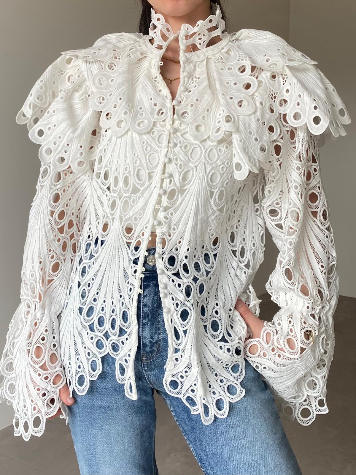 Ekru İthal Yurt Dışı Tasarım Güpürlü Gömlek