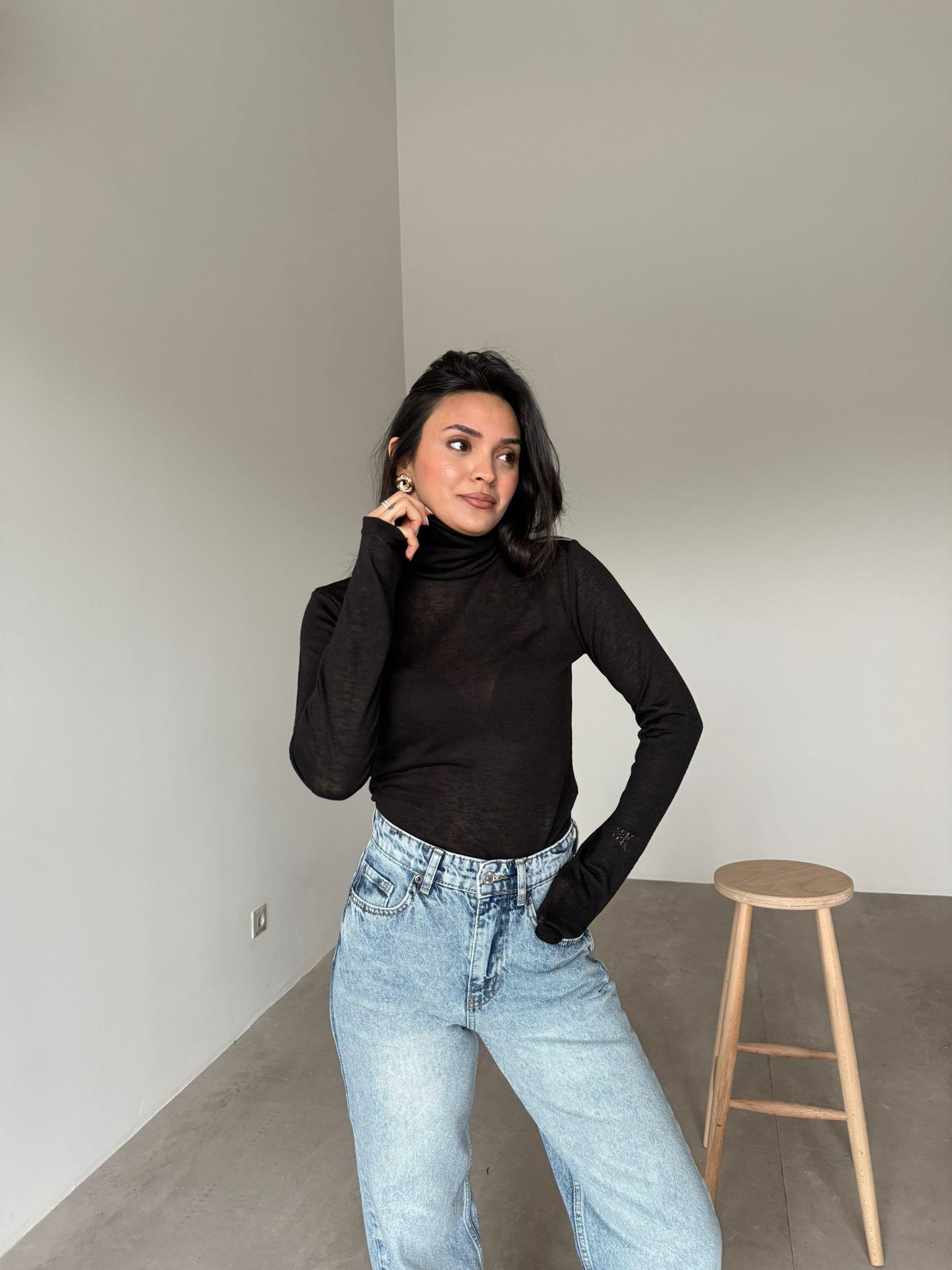 Siyah Balıkçı Yaka Transparan Bluz