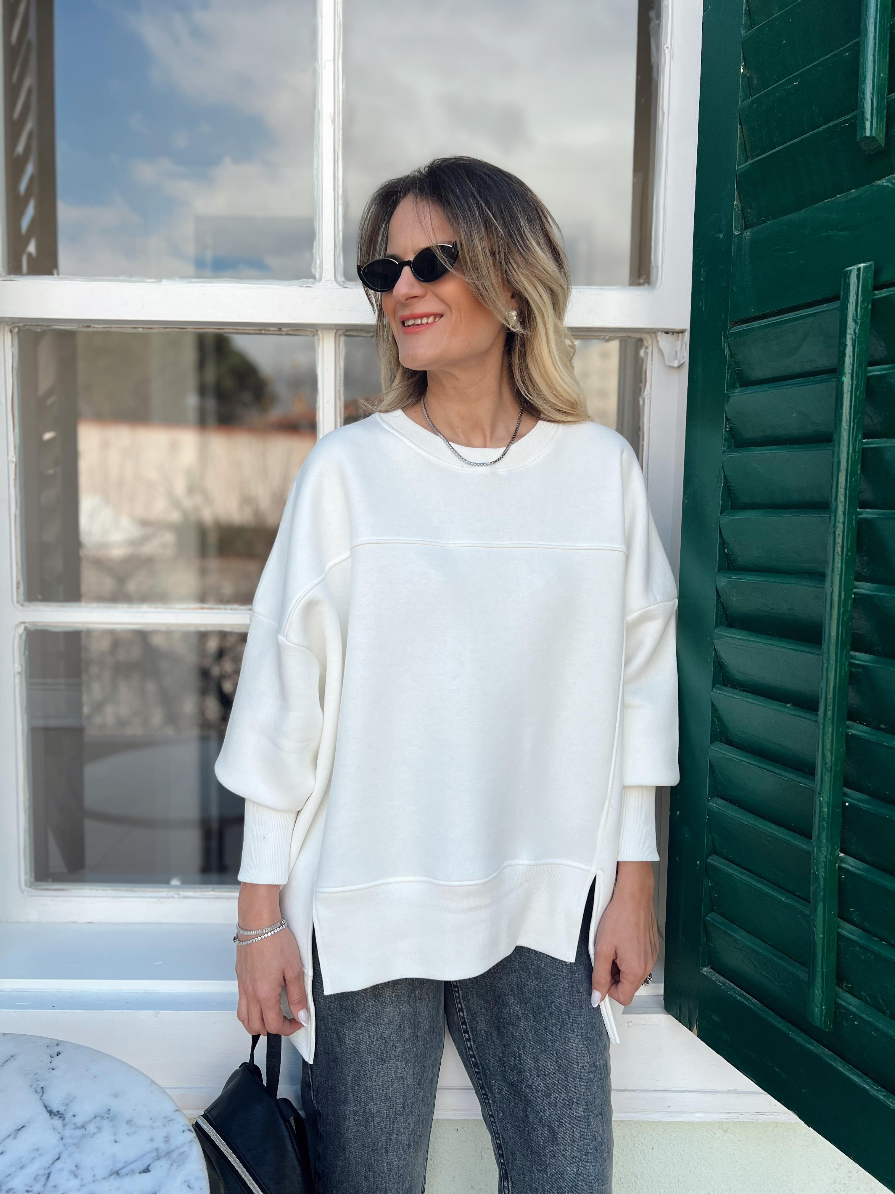 YIRTMAC DETAY BEYAZ SWEATSHİRT · 3