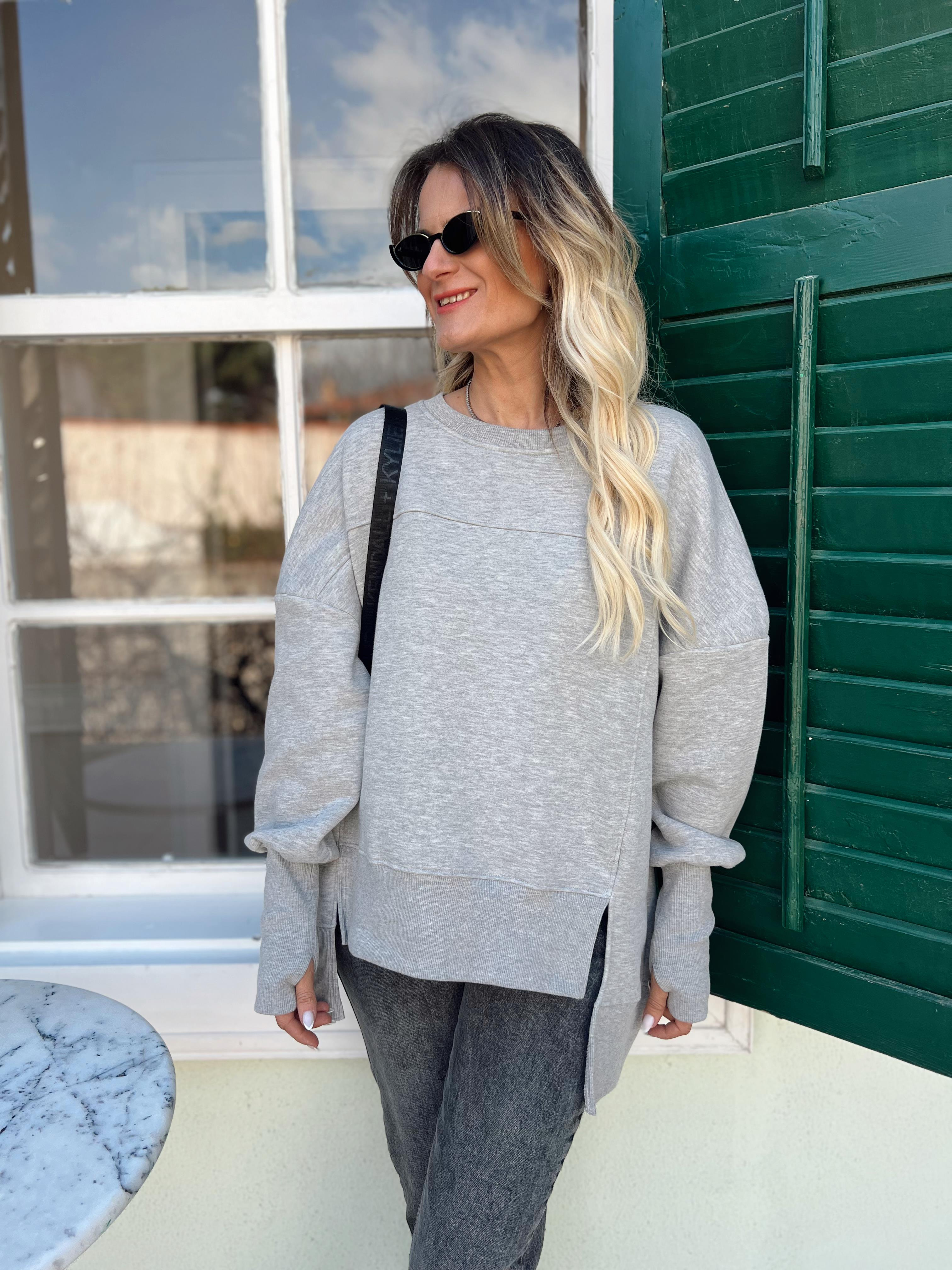 YIRTMAC DETAY GRİ SWEATSHİRT · 3
