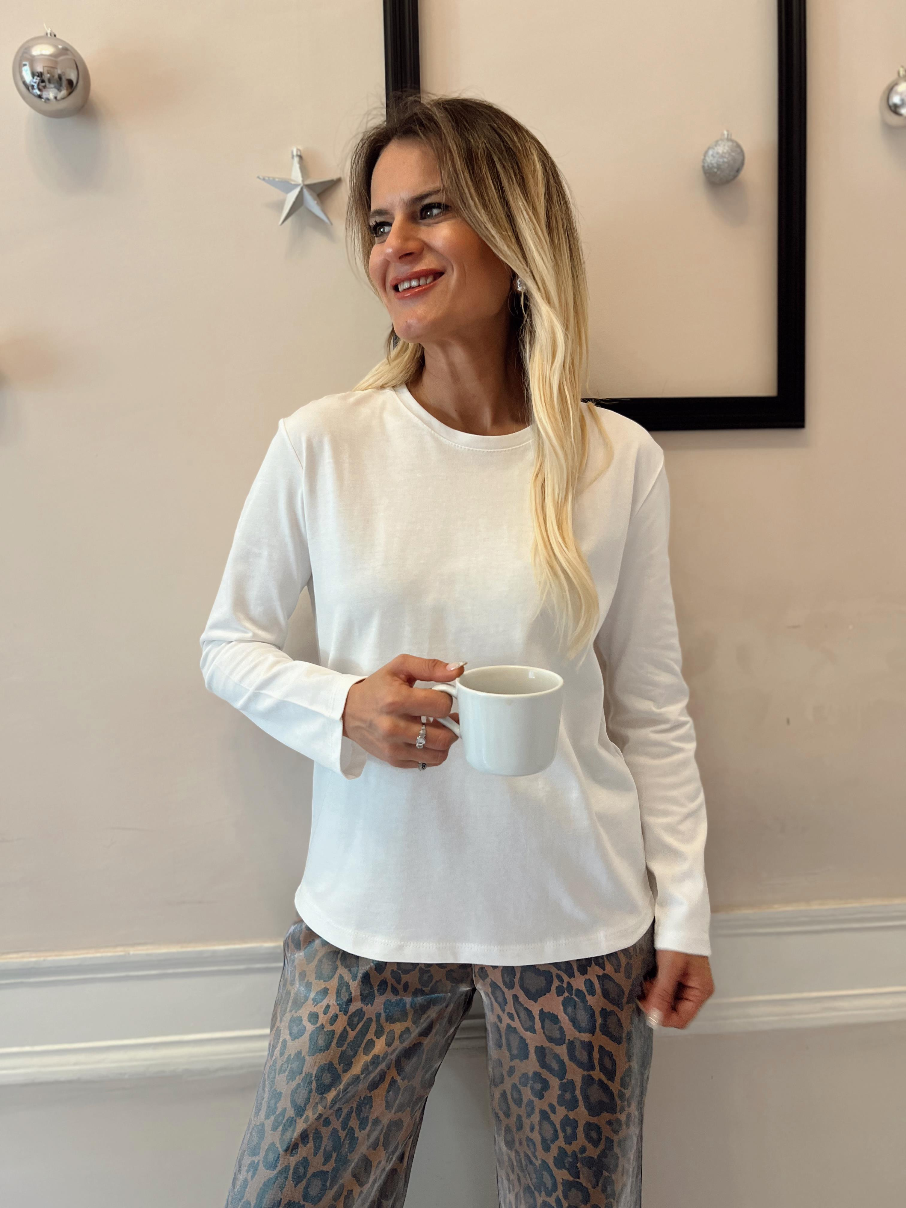 YUVARLAK YAKA PAMUK BASİC BEYAZ · 3