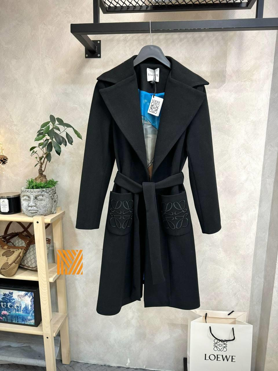 yeni-sezon-loewe-siyah-kase-