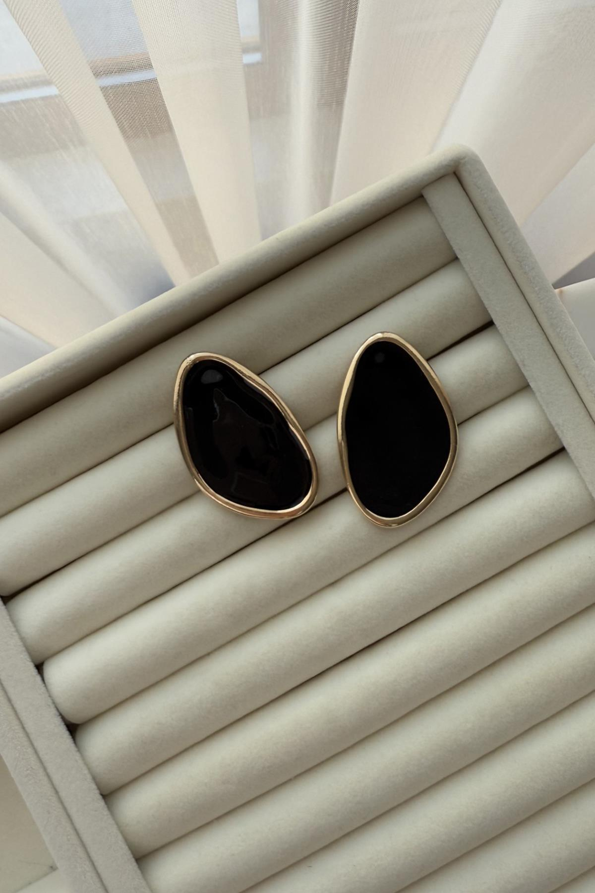 Marka Model Oval Küpe (Siyah)