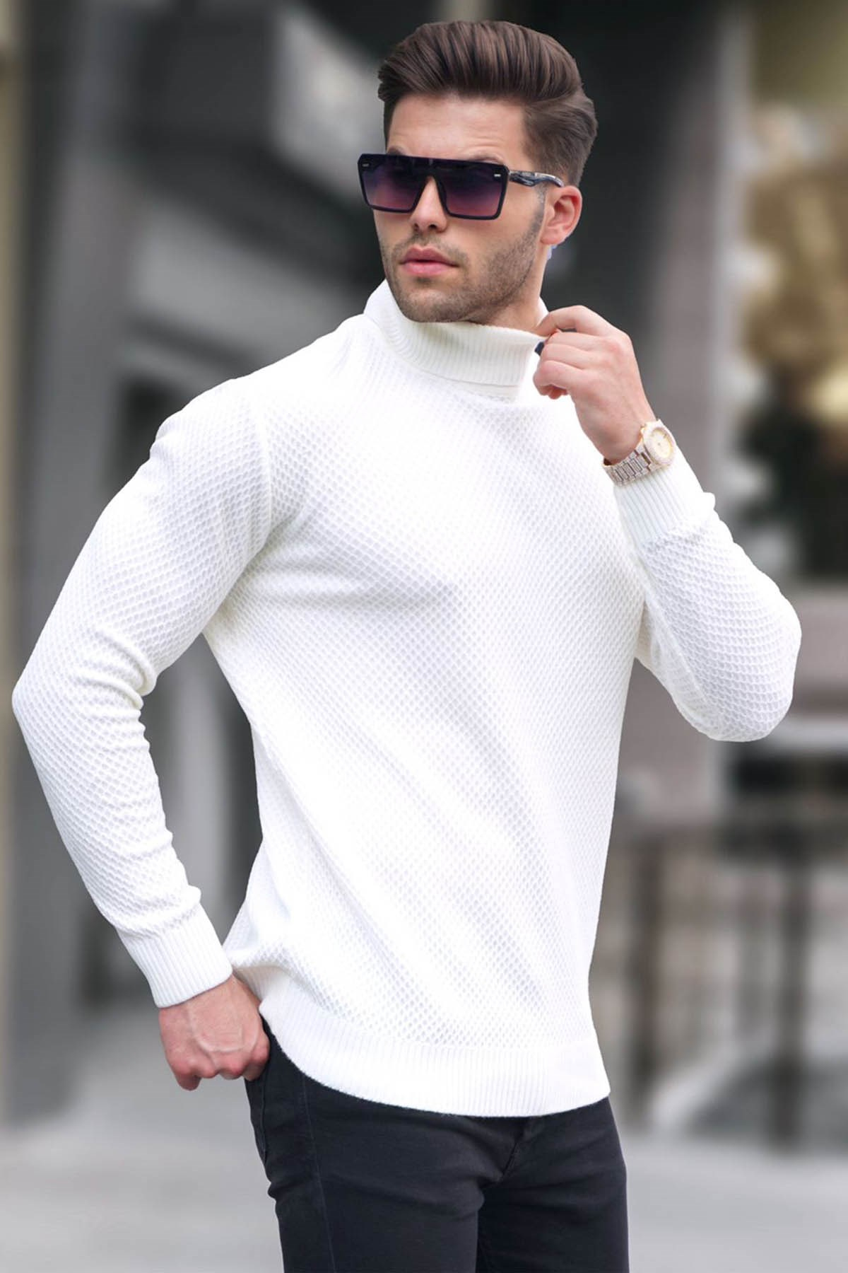 White Turtleneck Sweater -- Madmext