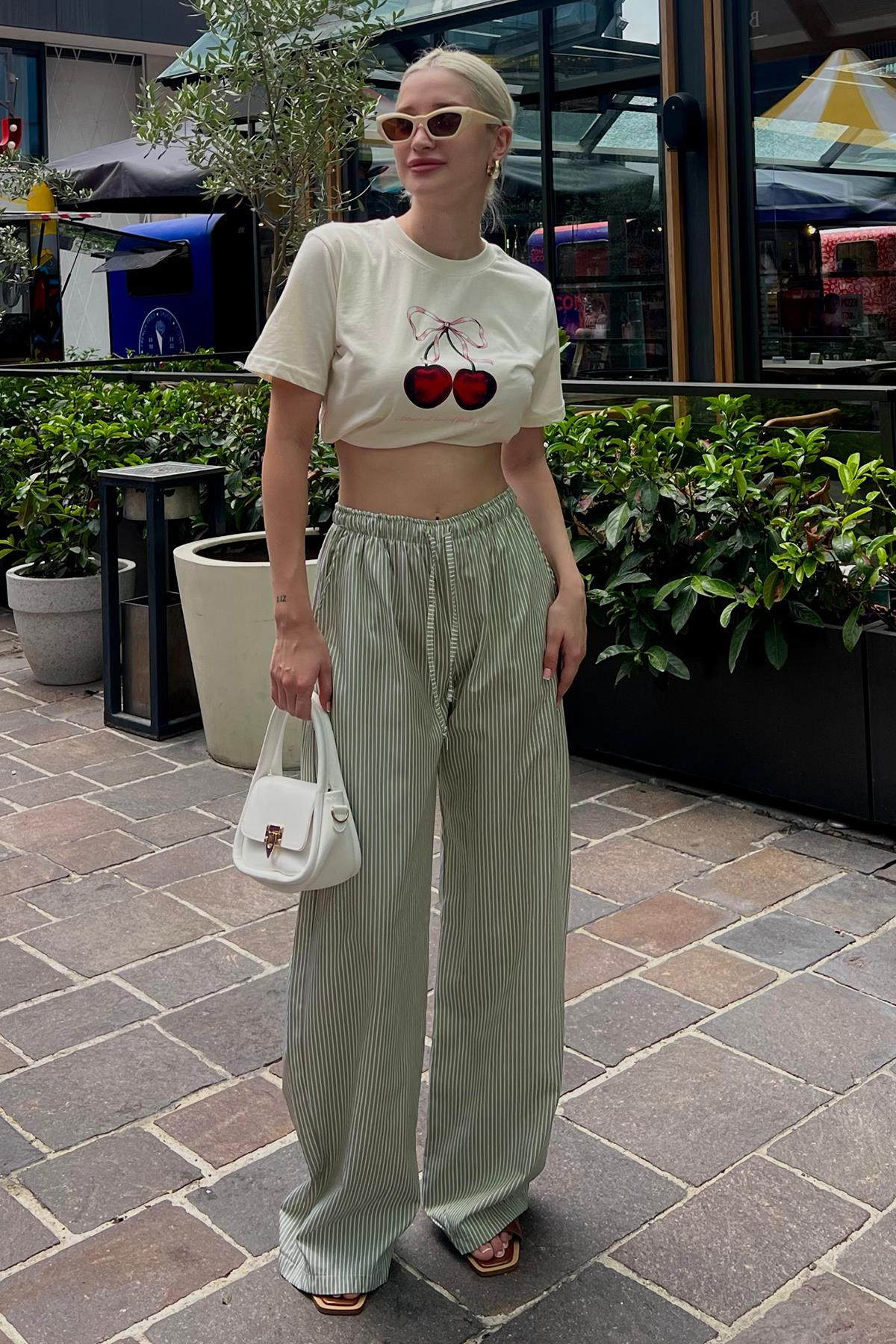 Kinoda xotinimni sikdim