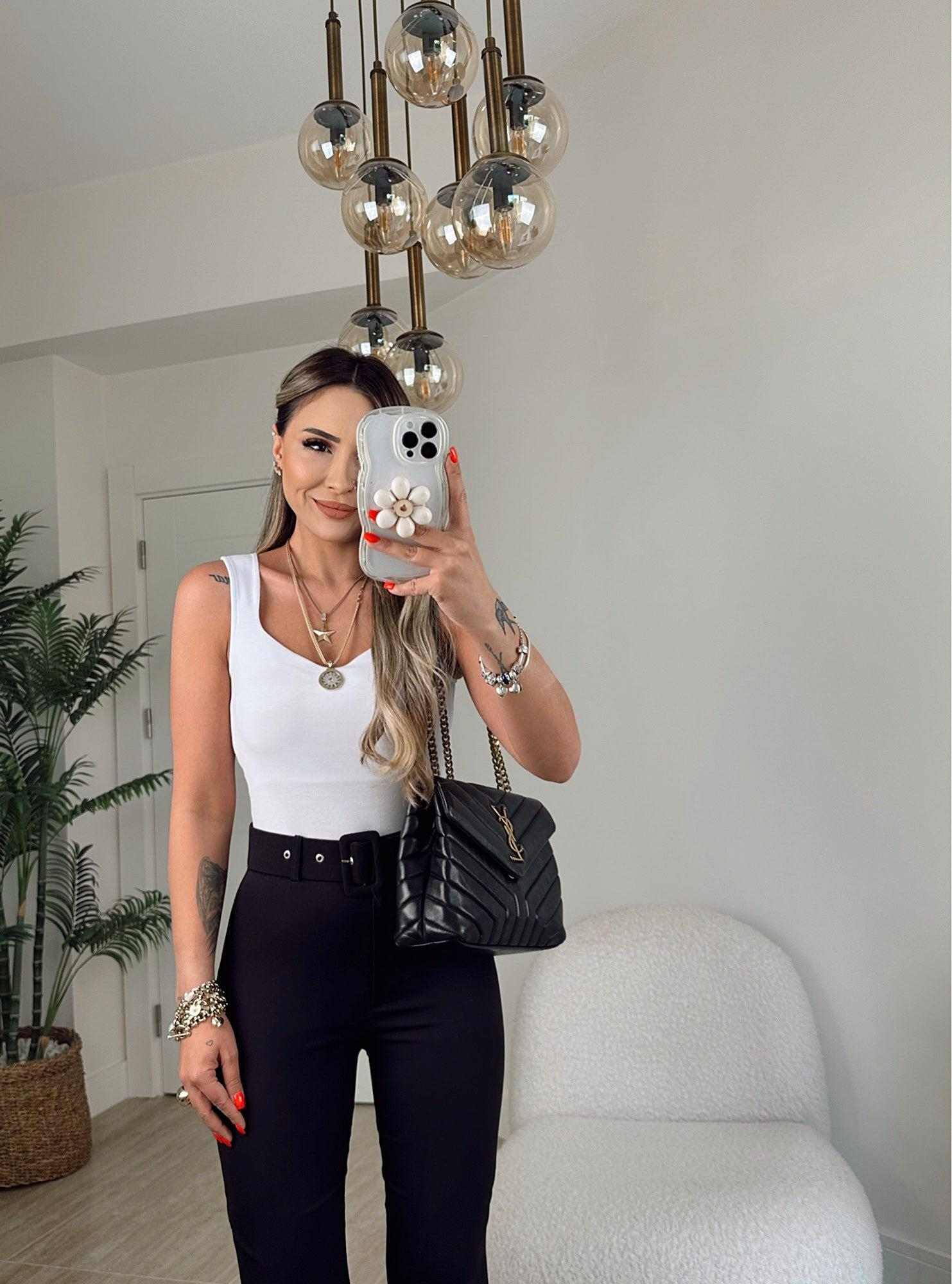 Karol Öpücük Yaka Çift Kat Beyaz Badi · 4