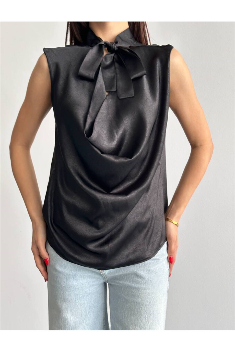 Düğme Detaylı Saten Görünümlü Bluz - HYN-00000873-007 - BEBE MAVİ · 2