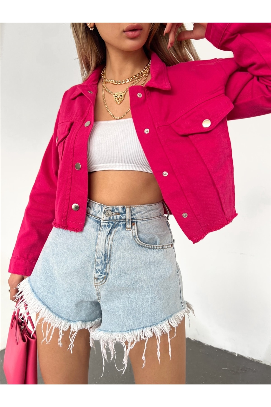 Kadın Çift Cepli Çıtçıt Düğmeli Eteği Püsküllü Crop Denim Ceket Zyn-58392 - KIRIMIZI · 4
