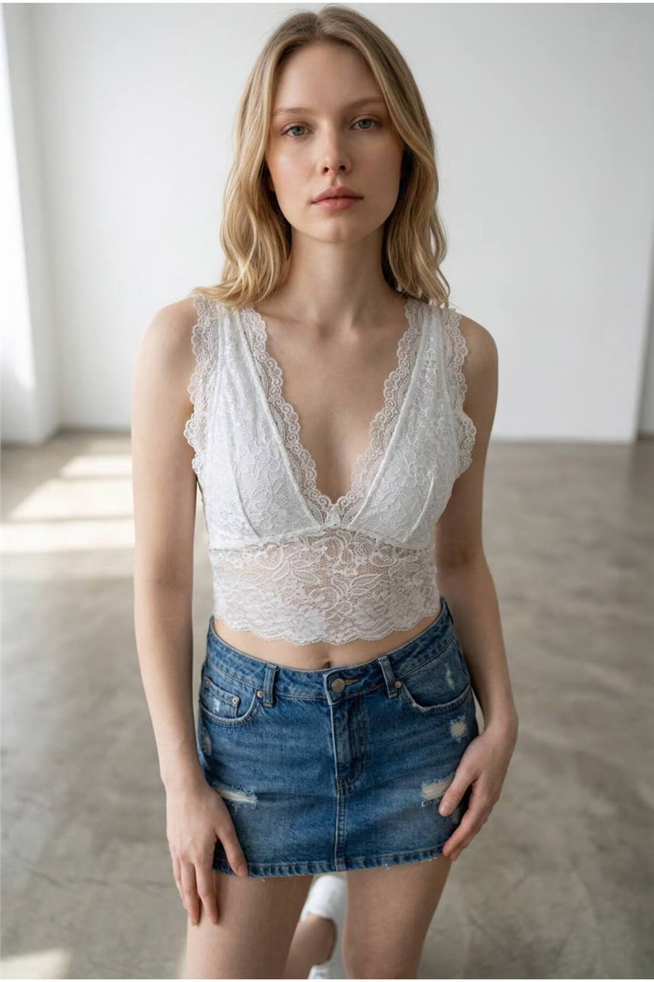 Kadın Crop Dantel V Yaka Bralet Bluz ZYN-58935 - BEYAZ · 2