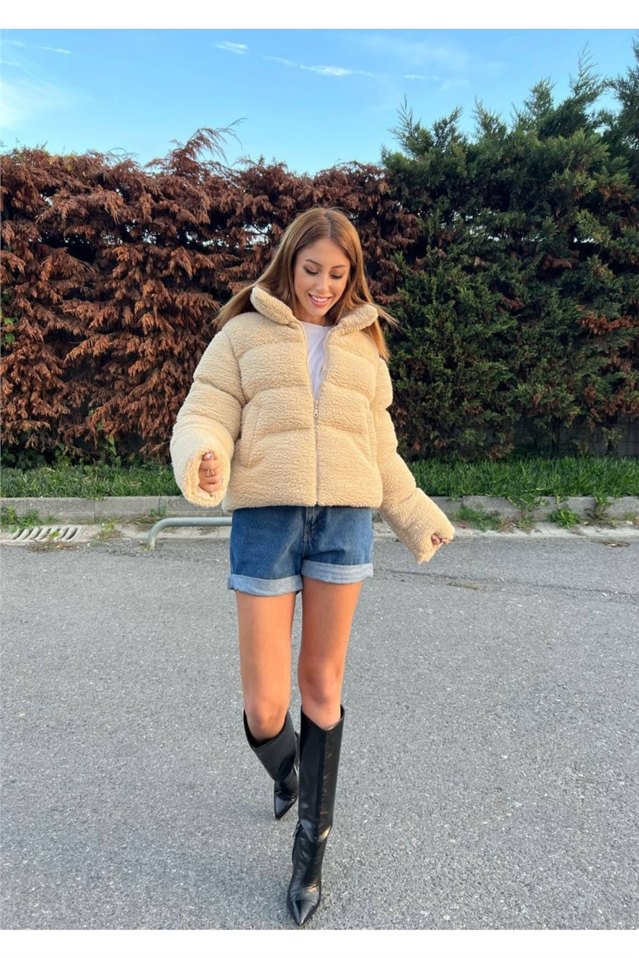 Kadın Dik Yaka Astarlı Şişme Peluş Mont Zyn-58389 - BEJ · 3