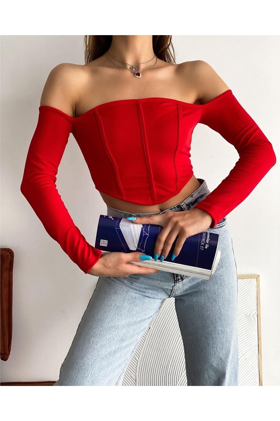 Kadın Sırtı Fermuarlı Omuzları Açık Crop Bluz Zyn-58412 - KIRMIZI · 3